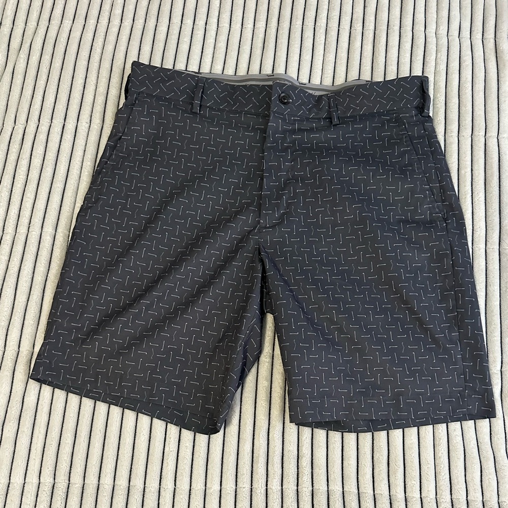 Walter Hagen Dark Gray Patterned Golf Shorts